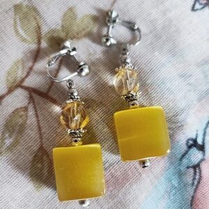 Square Cubes Chunky Lucite Silver Tone Vintage Clip Screw Back Earrings EUC